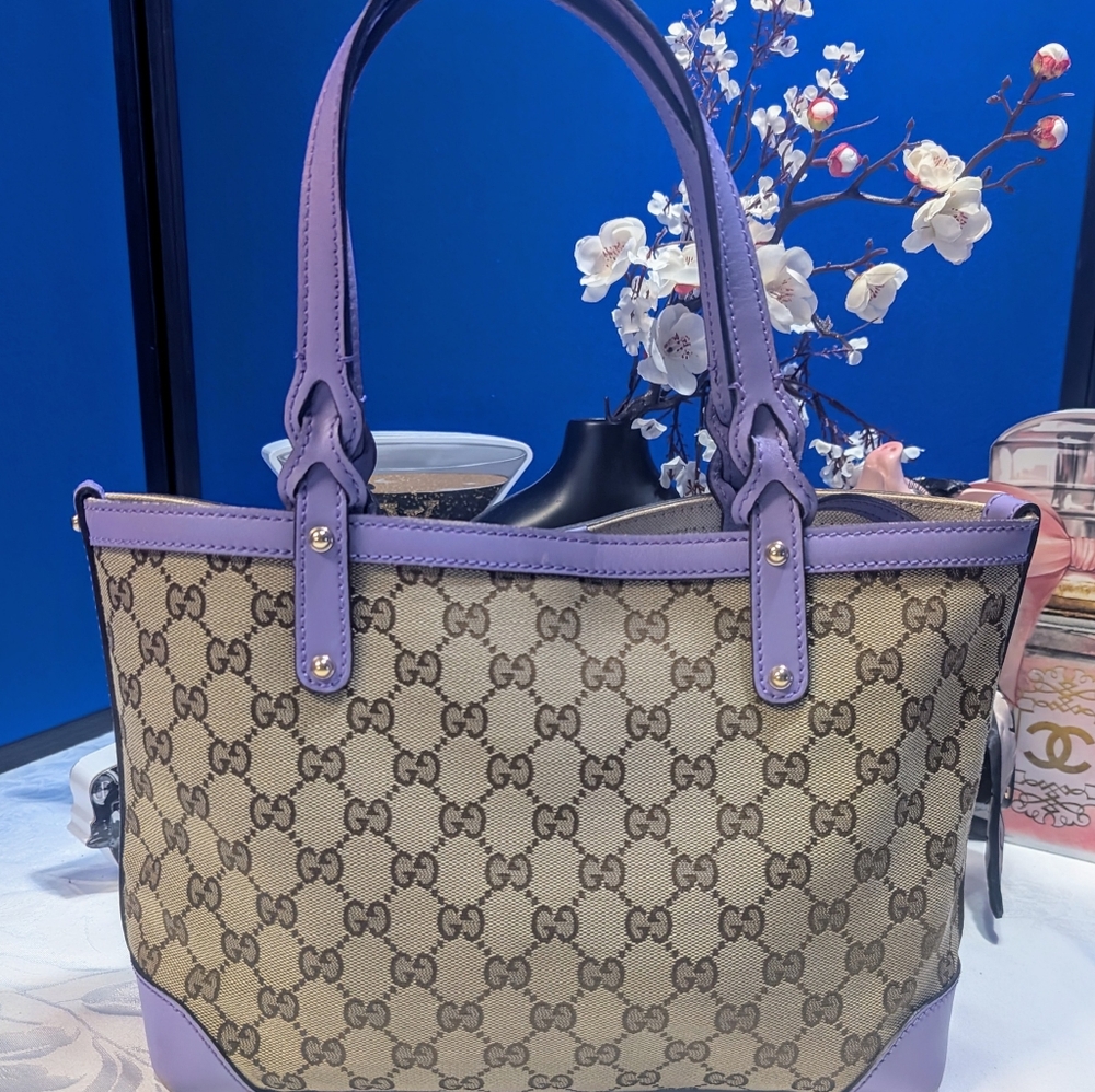 Gucci Monogram Craft Sm. Tote With Detachable Pouch - Beige With Lavender Trim🔥 - Picture 4 of 16